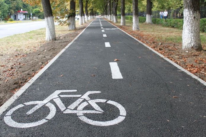 Ministerija siūlo miestuose įrengti dviračių gatves, efektyviau organizuoti specialaus ir viešojo transporto eismą