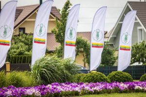 Palanga pasitinka XII Pasaulio lietuvių sporto žaidynes – miestas papuoštas simbolinėmis vėliavomis ir pasiruošęs priimti svečius iš viso pasaulio. Nuotrauka Aldo Kazlausko.